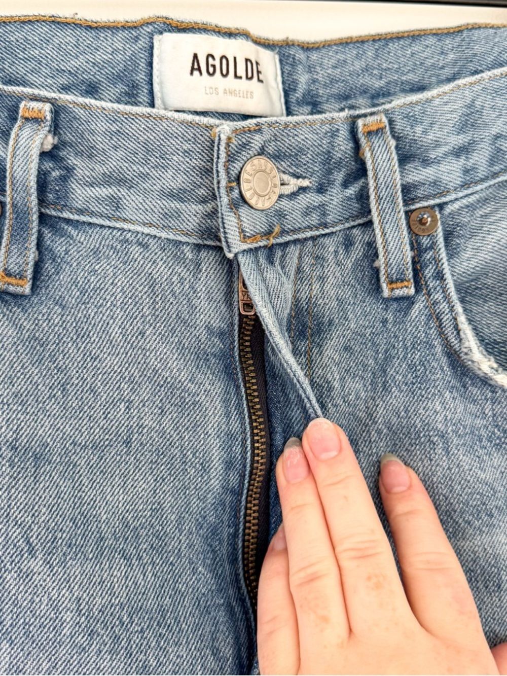 AGOLDE Cherie High Rise Straight Jeans Size 27 Light Wash Raw Hem - Picture 5 of 10